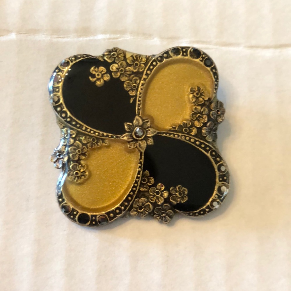 Catherine Popesco pin brooch